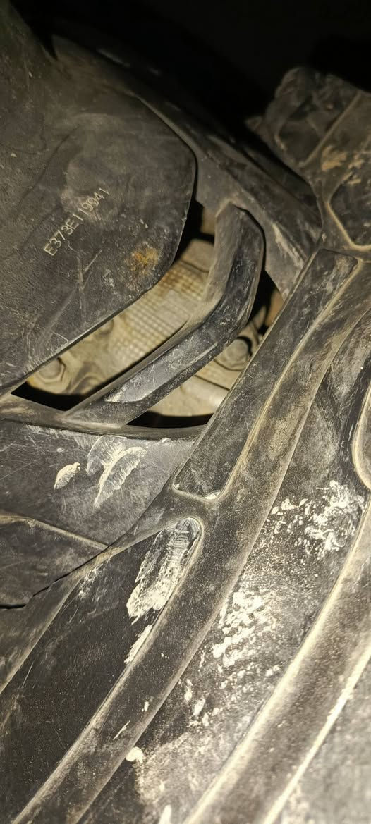 سلام عليكم دراجة ثعلب ما مفتوحة الله شاهد مكفولة  شلعة ومعدلل بس الكابريترر تجاري مو شيي  كهربايات كلهة شغالة سلف وهندر نكرة الكفرر شوية مكسورر موجود بل صورة غير هذني ما بيهاا شيي سعر ٦٥٠ الف وبيها مجال رقم صاحب دراجة اني مكلف بل نشرر ‏‪***********‬‏ مكان دراجة بغداد الكاظمية
