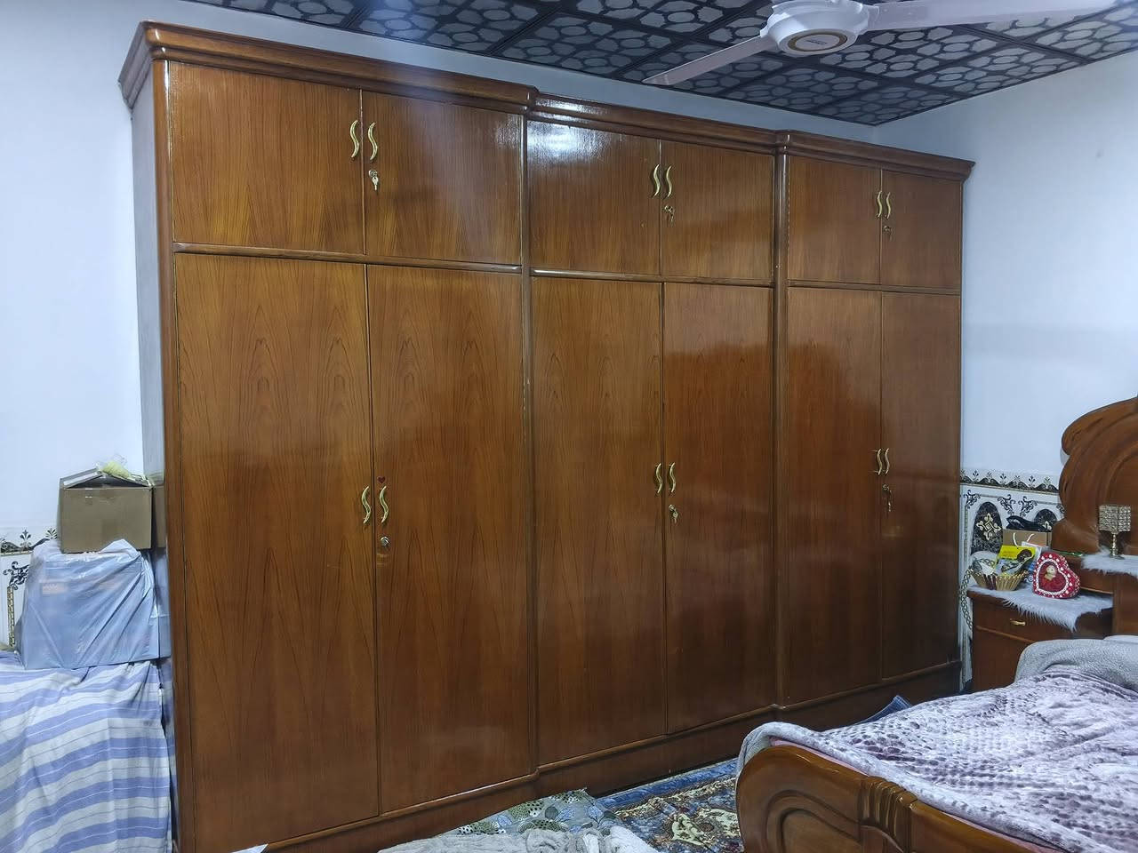 غرفه صاج تسكام درجه اولى للبيع 6 ابواب طابقين للاستفسار ***********
