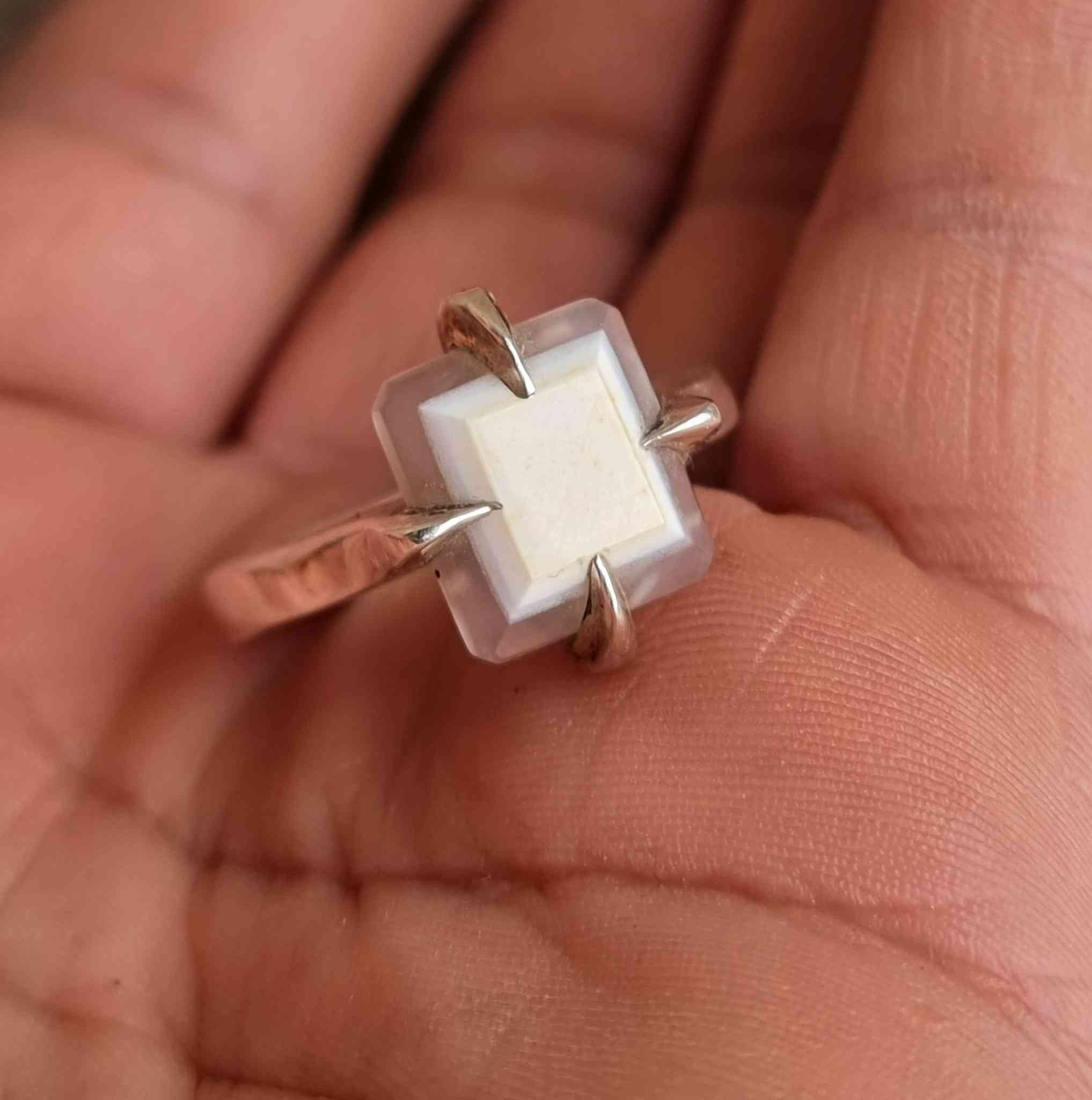 جزع يماني بقري بصياغه يدويه ثقيله المبدع الصائغ صادق الطائي  للبيع مكاني بغداد يوجد توصيل إلى جميع المحافظات للبيع فقط فقط أحبتي الغوالي ما اراوس بس ابيع 
***********
