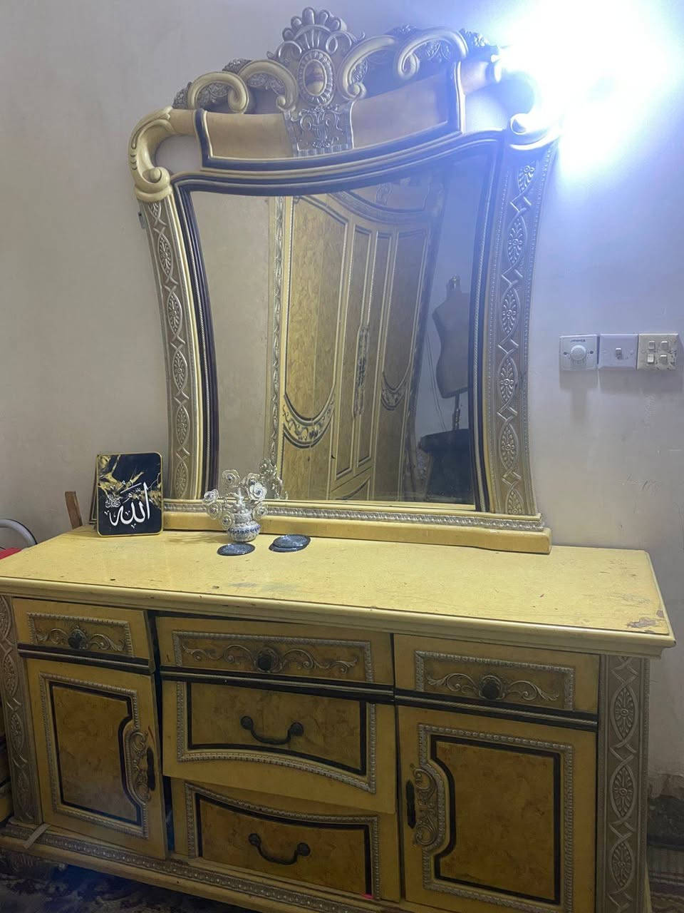 السلام عليكم عندي هاي الغرفه اريدهه ٢٠٠وبيهه مجال المكان الزعفرانيه يم اسواق مريم


**إذا كنت صاحب هذا الإعلان وتريد حذفه لأي سبب، رجاءا أرسل رسالة إلى الدعم الفني**