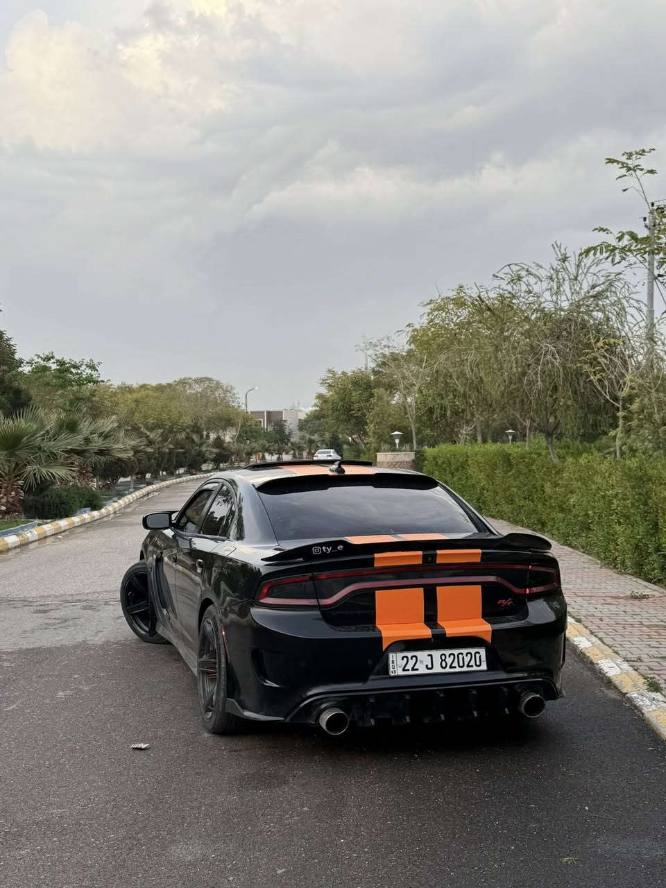 ارتي ماكس 2021 فول مواصفات للاخير رادار امامي وسلايت حادث سياره بسيط تقريبا بس تاير
جاملغ سايق صبغ بدون دواخل فقط لاغير

ملاحضات مال شارع بسيطه 

السياره فول برمجه طلقات جكات تنزل وتصعد s2

ماشيه 100 كيلو 

خط برتقالي على طول السياره مذكور بل سنويه

رقم اربيل مميز 

عنوان السياره ديالى خانقين ***********
