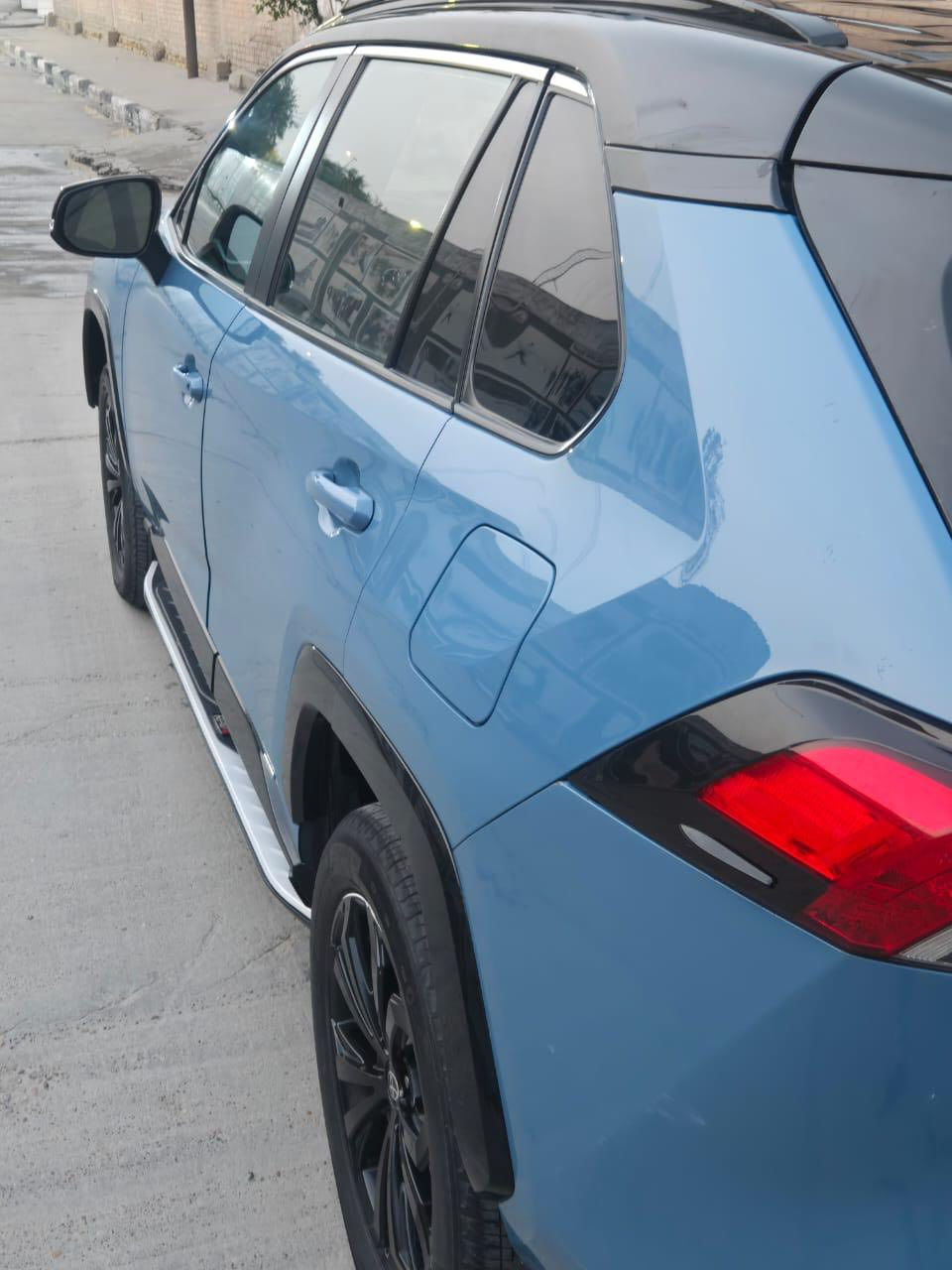 للبيع | Toyota RAV4 2023 XSE Hybrid 🚙
الموديل: 2023

ملاحظة : عليه ppf امريكي

الفئة: XSE هايبرد - فل كامل

اللون: بحري مميز

الممشى: 50,000 ميل

الايرباك : سليم 

الرقم: بغداد

الحالة: شاصي نظيف 100% والحمدلله

المواصفات:  

سقف أسود، جنوط 19، شاشة 10.5 إنش، نظام JBL، كراسي جلد، تدفئة كراسي، رادار، لاين كيب، نقطة عمياء، تشغيل عن بعد.

ملاحظة الحادث:  

صندوق + جاملغ أمامي صفحة السائق،

تم التصليح بشكل نظيف والشاصي سليم 100%

الصور موجودة قبل وبعد التصليح للمصداقية ..

السعر: 24,500$ وقابل للتفاوض البسيط   

السيارة نظيفة، اقتصادية بالصرف، مناسبة للاستخدام اليومي.

مكان السيارة : البلديات

للاستفسار / ***********
