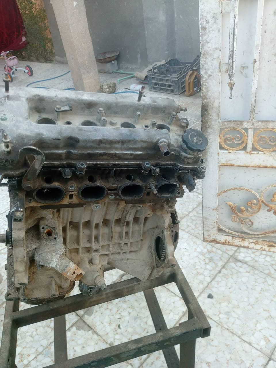 السلام عليكم محرك جيلي موبل للبيع بي كازكيت وصرف دهن وبدلته جبت حاوية ابمكانه هذا رقمي ***********
