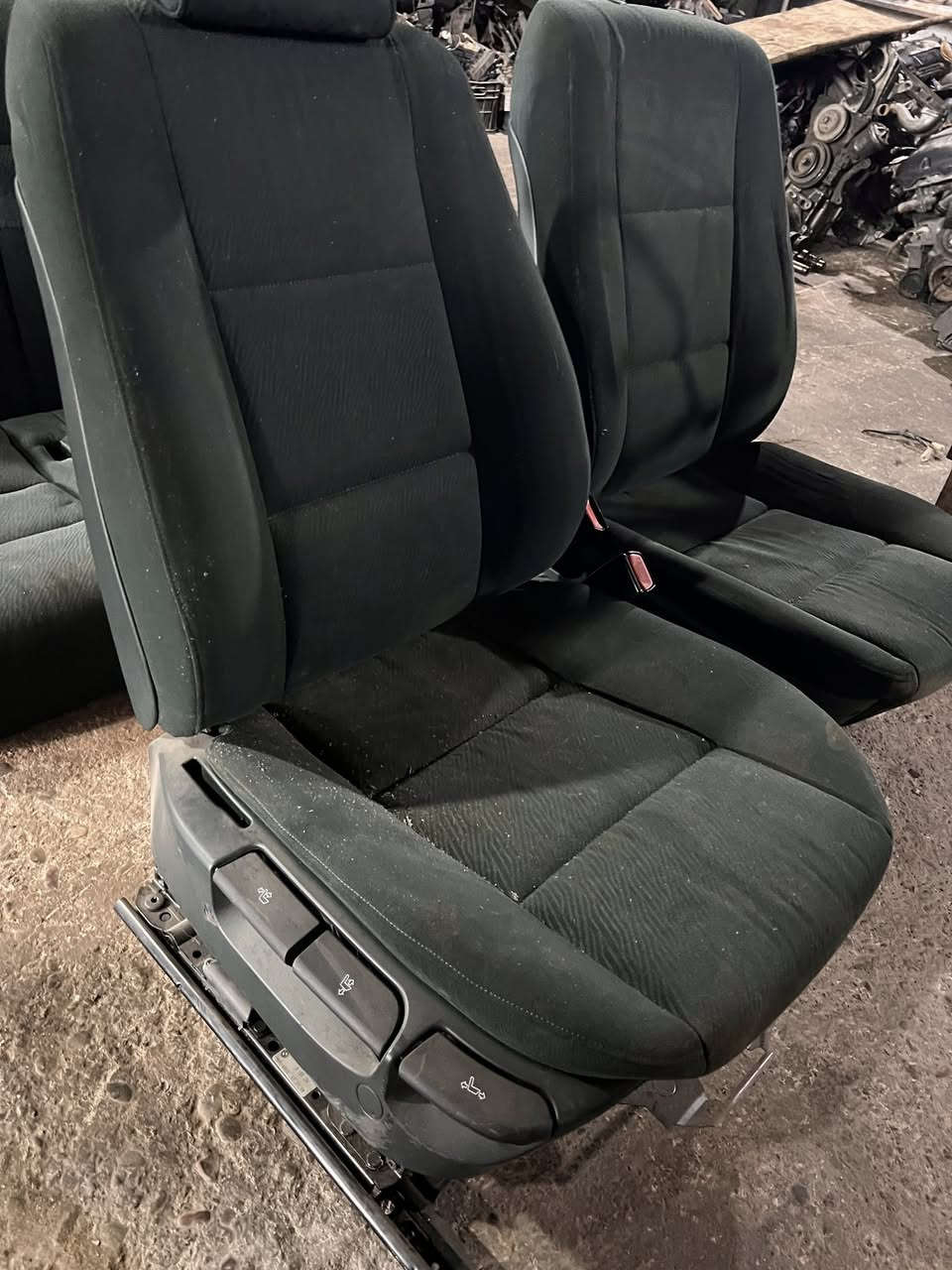 السلام عليكم
كشنات امامي وخلفي ميكانيك نظيف جدا ( حاويه ) 
لون زيتوني قماش

السعر 200 الف 

متوفر توصيل والحجز عل خاص


**إذا كنت صاحب هذا الإعلان وتريد حذفه لأي سبب، رجاءا أرسل رسالة إلى الدعم الفني**