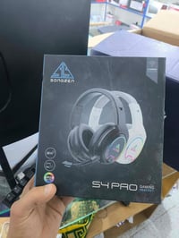 سماعات احترافية • توصيل