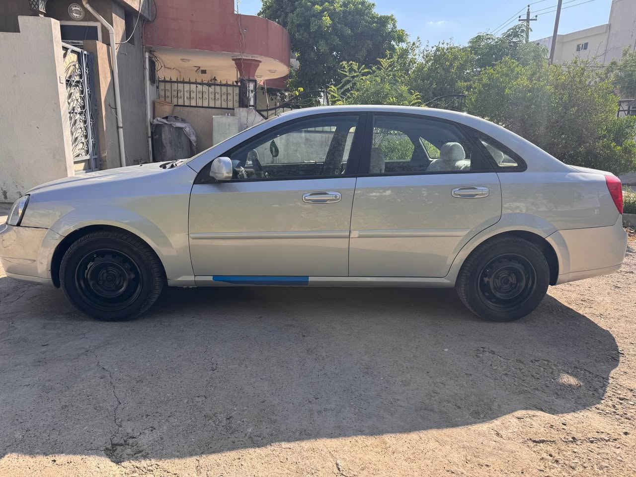 اوبترا 2009 صبغ بونيد 
بدون بارد وتعديل ورصعات ماشي 160الف
سنوية جديد شرط تحويل
*********** كركوك, العراق
