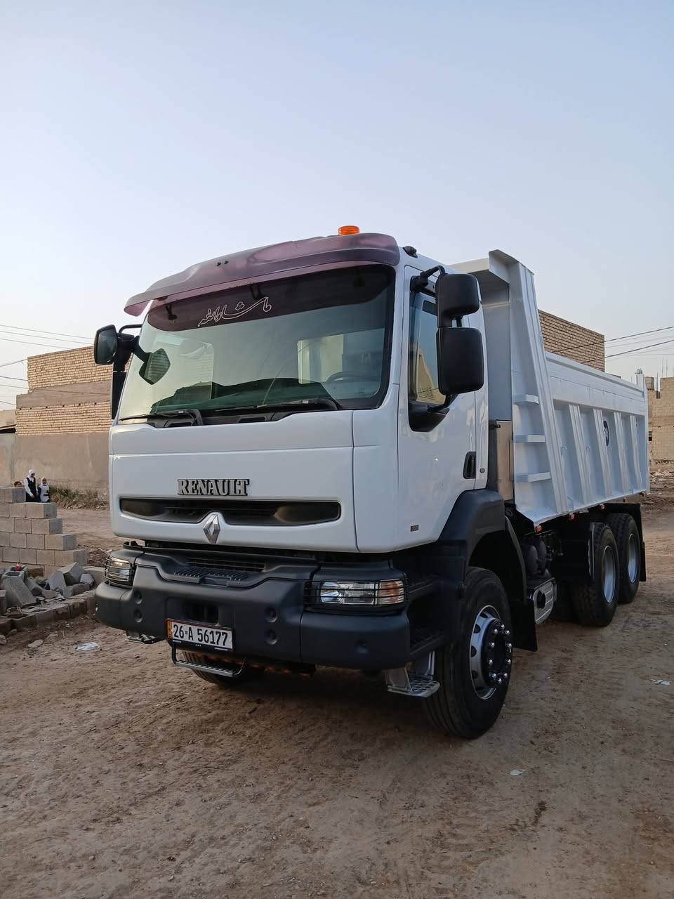 اسلام عليكم للبيع رينو مواصفات دوله 
مكينه 385 كير 151 مجموعه جي اف
سياره شرط اشركه كفاله عامه اتصال على 
ارقم ***********
