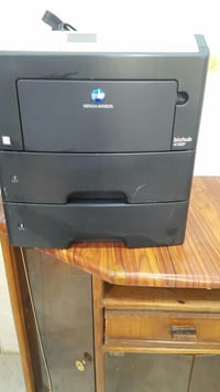 جهاز استنساخ اسود وابيض مع كيس حبر مكلف بالنشر اتصل بالرقم07838281911 ...