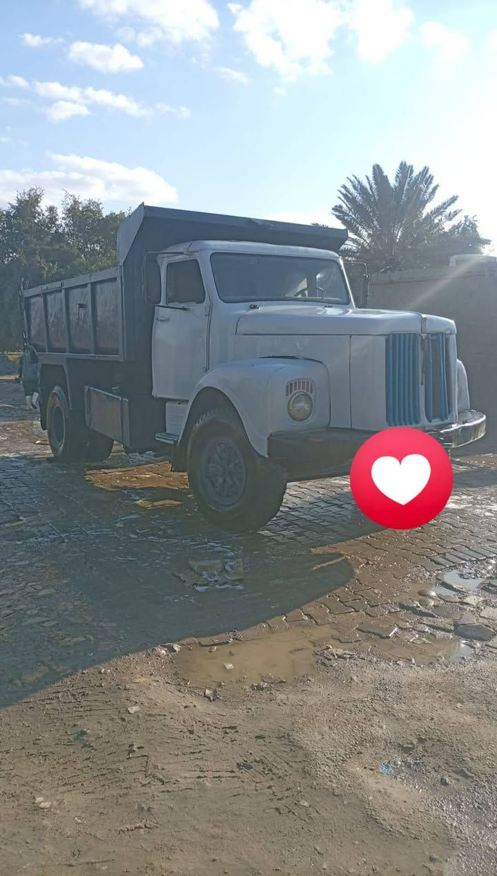 السلام عليكم لبيع سكانية 111 موديل 79
رقم بابل اصفر تحويل ثاني يوم مكينة 112جديدة
كير 5/5شاصي مكفول السيارة جاهزة لعمل 
مكانها بغداد السعر 5 ملاين الرقم ***********
