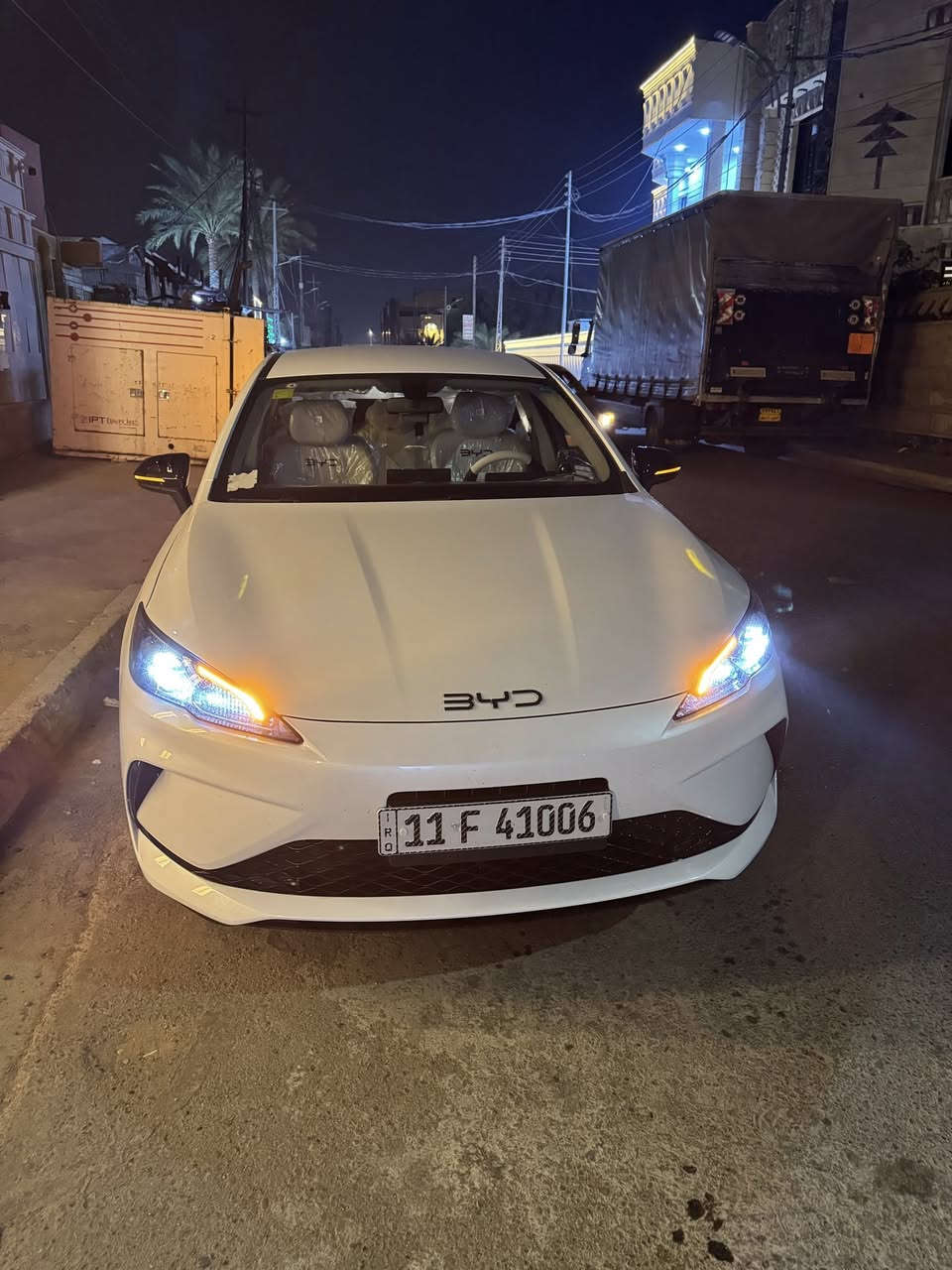 السلام عليكم 
سيارة BYD  للبيع 
BYD  سيل 5 نص مواصفات 
سيارة نظيفة جدا جدا 
تغليف ارضية 
تغليف كشنات 
تغليف دواخل 
رقم بغداد شبه مميز حلو 
ماشية 5000 راح تدخل 6000
السيارة مشتريها صار شهر ونص 
بعدها باسم ابو المعرض 
ملاحظة / السيارة ما وياها شاحنة 

مكان السيارة / الفلوجة 

السعر 17مليون و 700

للتواصل / ***********
