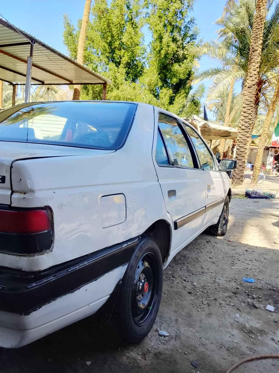 سلام عليكم سياره بيجو ٤٠٥ اللبيع كير حداديه مكفولات  ما بيه ضربه قويه كشر شوف العين السعر ٢٨ ورقه بيها مجال الطيبين العنوان نجف كوفه  رقم الهاتف  ***********
