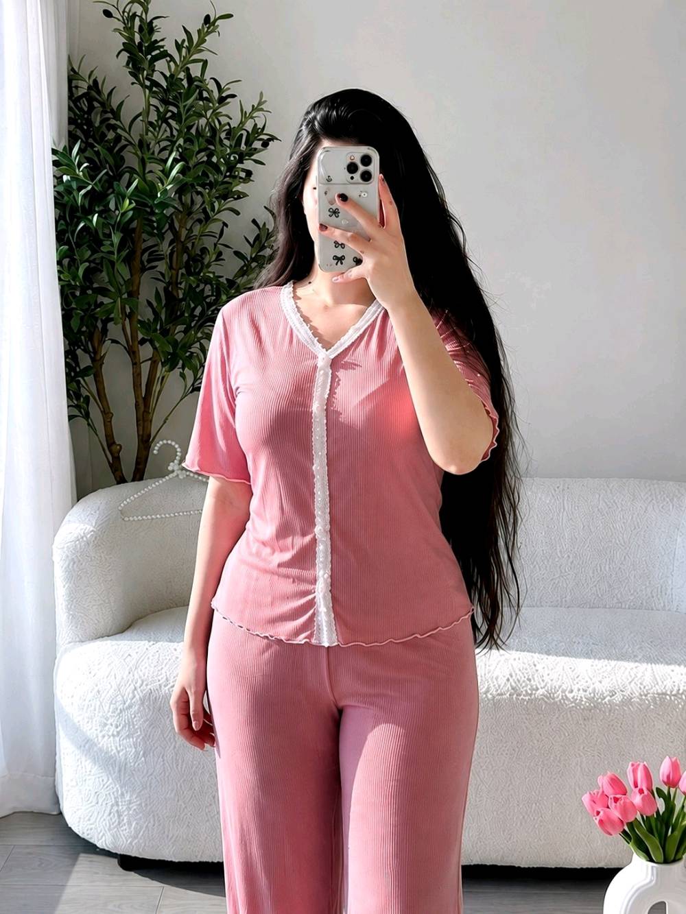 تراك نسائي متوفر لدينا 💕✨.
السعر 12 الف 💕🔥.
المقاسات تلبس من 50 الى 80 كيلو.
يوجد لدينا توصيل لجميع محافظات العراق سعر التوصيل 4 الاف.