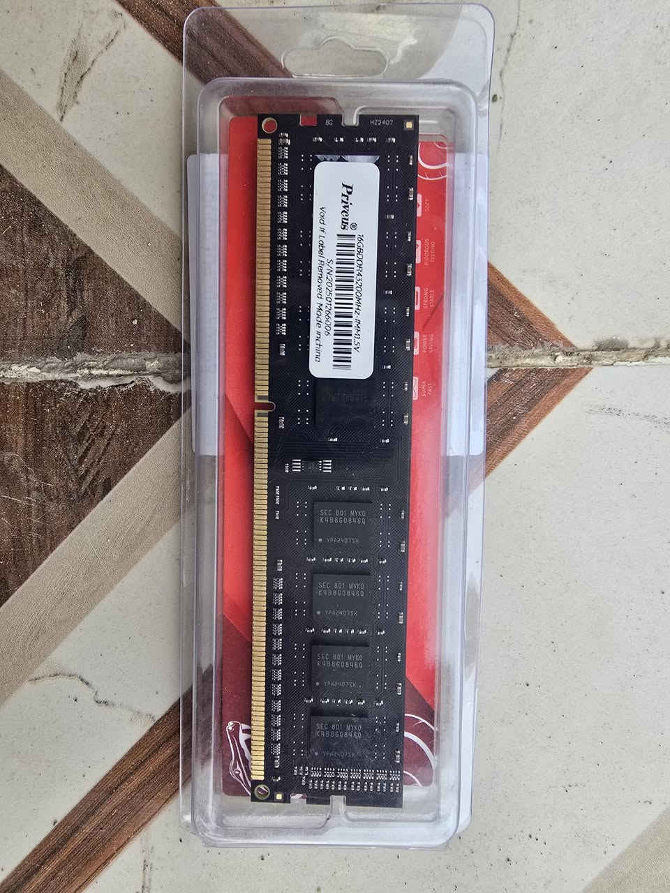 السلام عليكم رامات اشتريتهم علساس DDR4 تالي من اريد افحصهم 
ما يركبن عالبورد عالاغلب DDR3 رجعت راسلت صاحبهن مايرد
حط سعرك واذا عجبني ابيعلك


**إذا كنت صاحب هذا الإعلان وتريد حذفه لأي سبب، رجاءا أرسل رسالة إلى الدعم الفني**