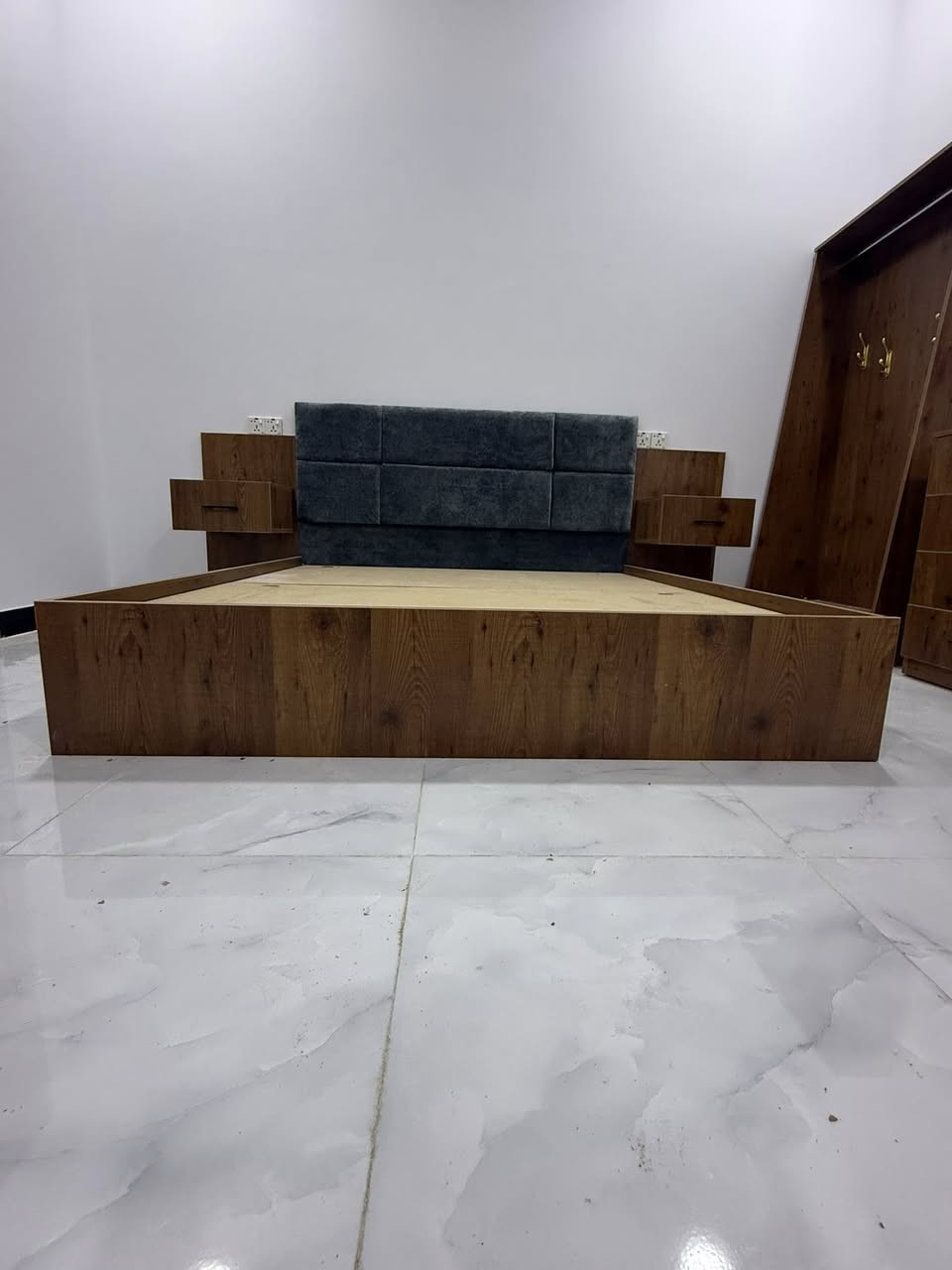 نجاره ابو الحسن
لعمل كافه اعمال النجاره والديكورات التركي والصاج 

البصره صناعيه حمدان 

***********
