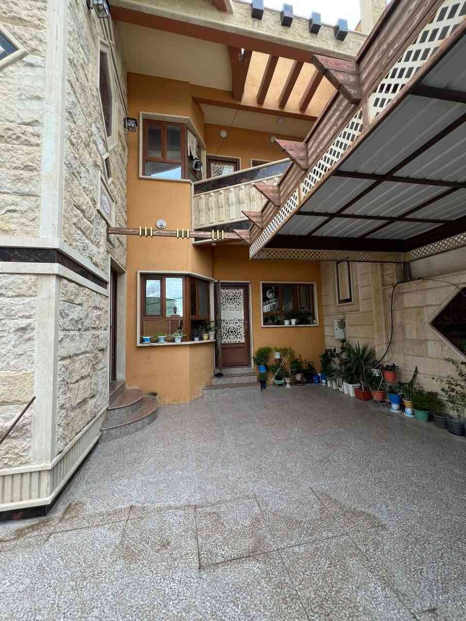 حي الملايين الولا قرب جامع صواف مساحه 260 متر سعر 250 0 770 171 1502‬
