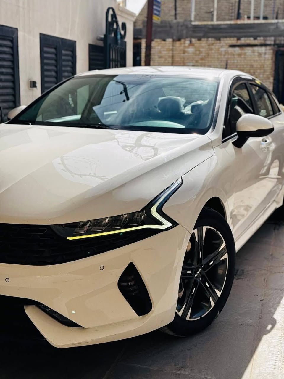 السلام عليكم اخوان عندي ويل كب حجم ١٨ نظيف هو وتايراته اريد اراوس ويل كب حجم ١٧ مكاني بالناصريه اليراوس يعلق لو يراسلني واتساب والافضل بالناصريه علمود قريب عليه ***********
