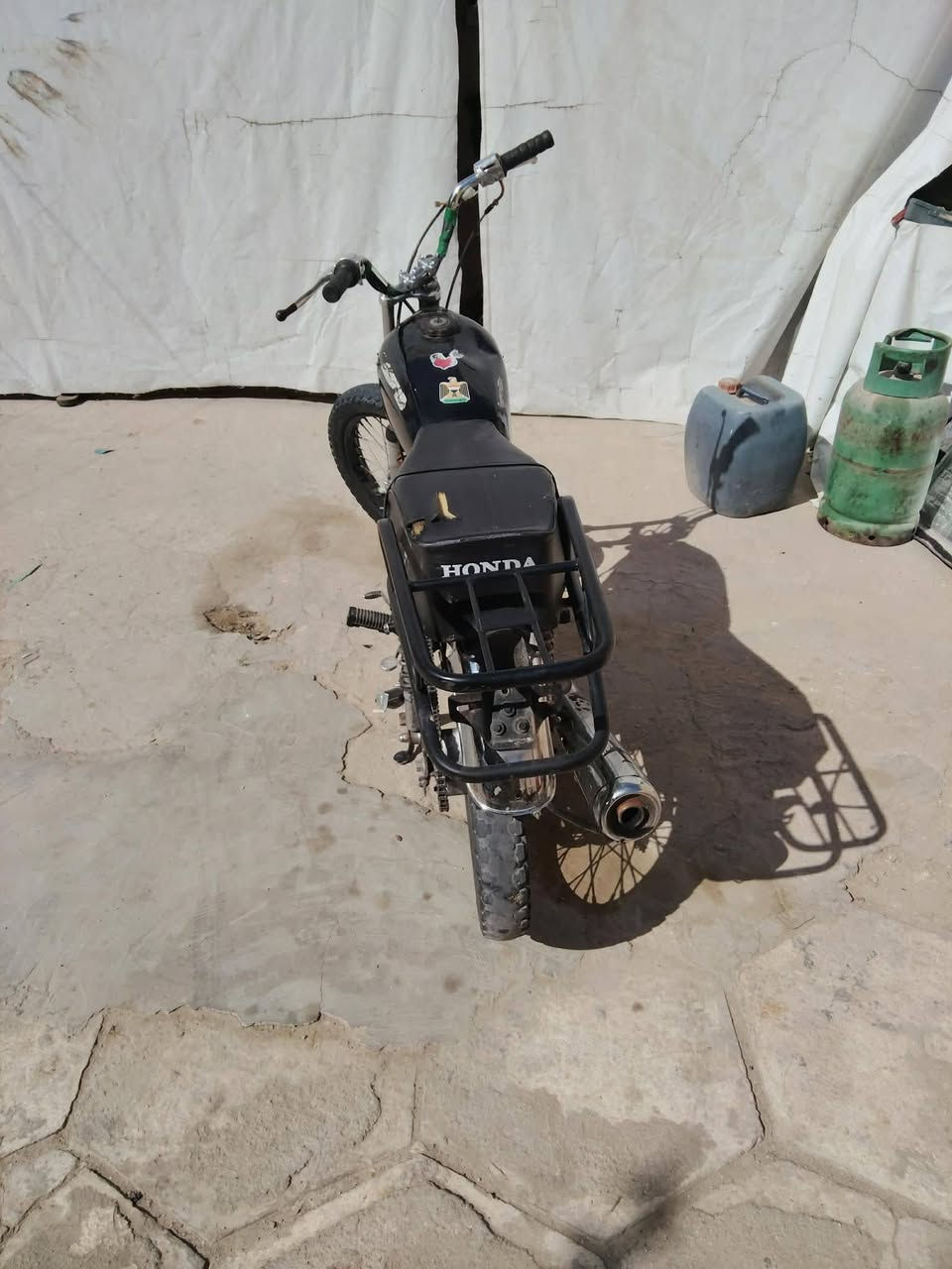 سلام عليكم دراجة مديل 18 كلك كلك كلك دراجة حلوة نضيفه مكان نجف حي المهدسين السعر 275بيه مجال قليل معه رقم تليفوني ***********
