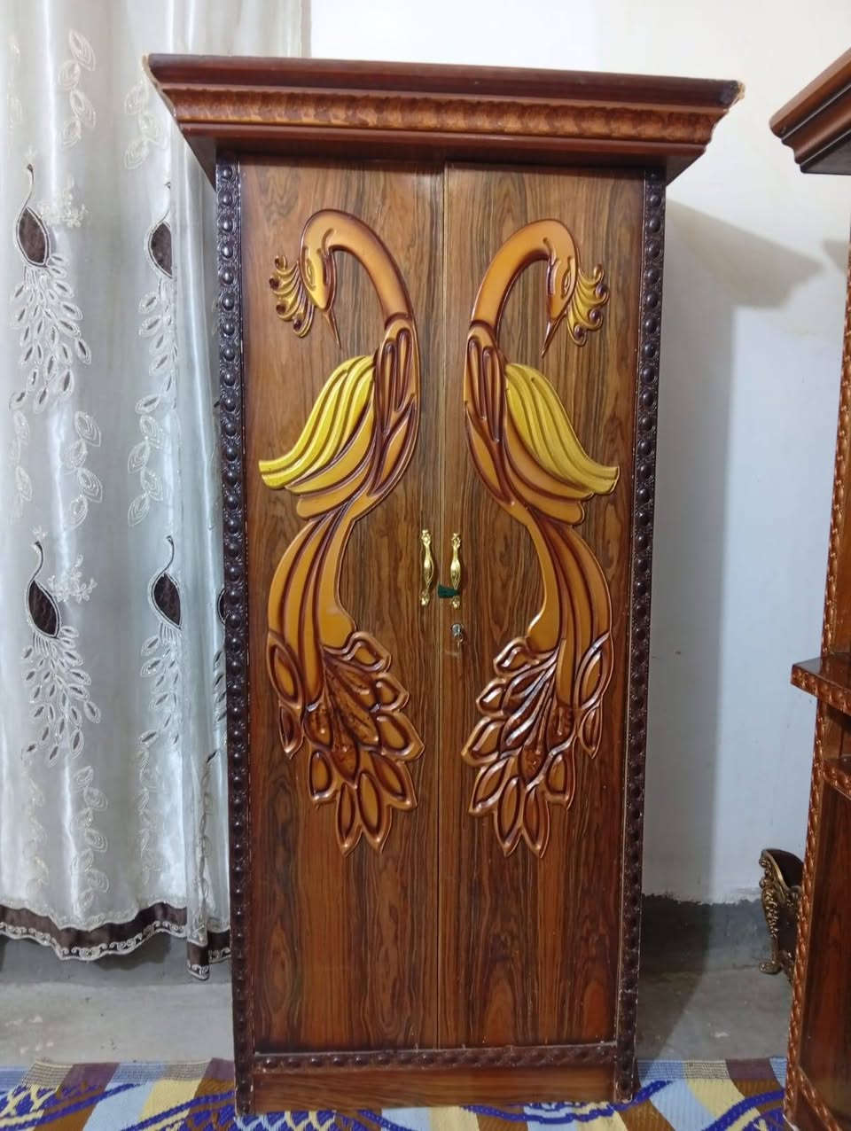 سلام عليكم غرفة للبيع كلش نضيفه وحلوه السعر ٦٠٠ بغداد الدوره  ***********
