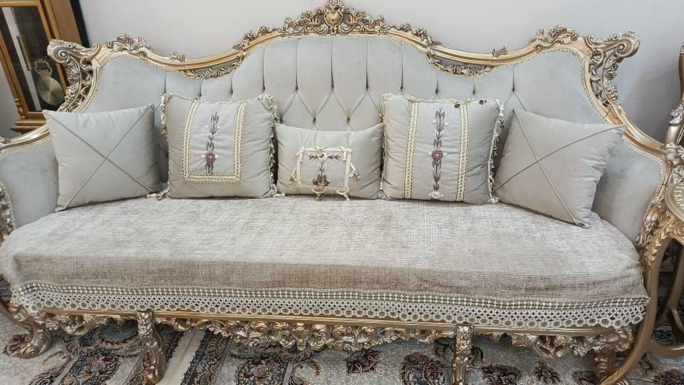 تخمين مصري ملكي (خوات)
التخم 10 مقاعد والتخمين 20 مقعد
خشب زان بالكامل صبغ حراري منقوش باحتراف وتطريز يدوي
قماش قديفة سفنج سوفت
يعني قطع راقية متعوب عليها
مشتري بالجديد وجالسين عليه مرات قليلة جدا
سعر التخم مليون ونصف قفل كربلاء, العراق


**إذا كنت صاحب هذا الإعلان وتريد حذفه لأي سبب، رجاءا أرسل رسالة إلى الدعم الفني**