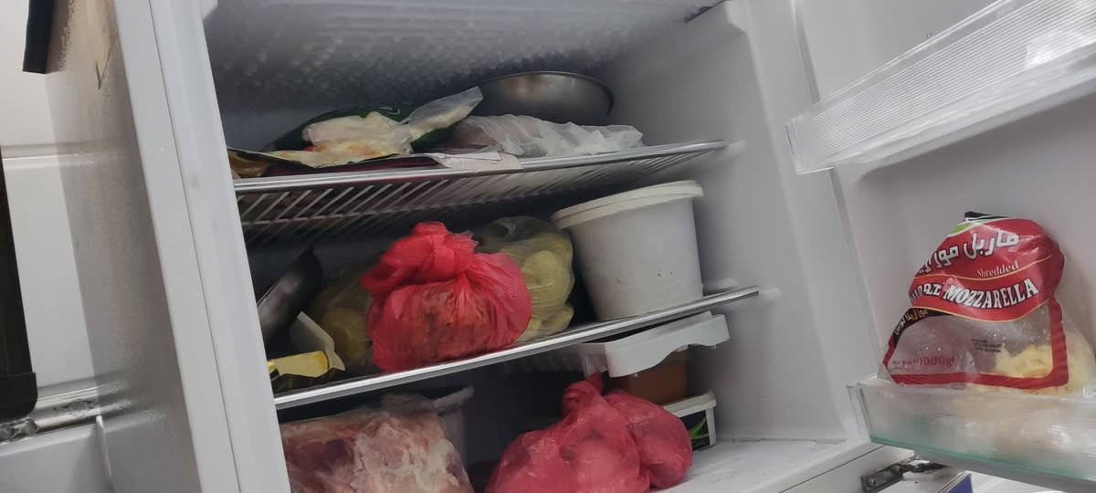 من رخصة الادمن المحترم ، ثلاجه كينوود قياس ٢٨٠٠ مستعمله شي قليل سعر 500 وبيه مجال قليل للبيع ، مع فلتر تصفية ماء شغال مستعمل سعر 60 ، الي يشتري يعلق أو يتصل على الارقام 
***********
***********
