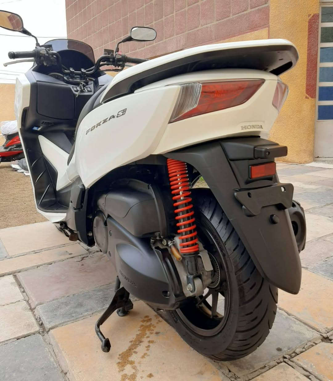 للبيع..للبيع فورزا 012 شرط جديده ماشيه 25 ألف فقط للأستفسار/خاص


**إذا كنت صاحب هذا الإعلان وتريد حذفه لأي سبب، رجاءا أرسل رسالة إلى الدعم الفني**