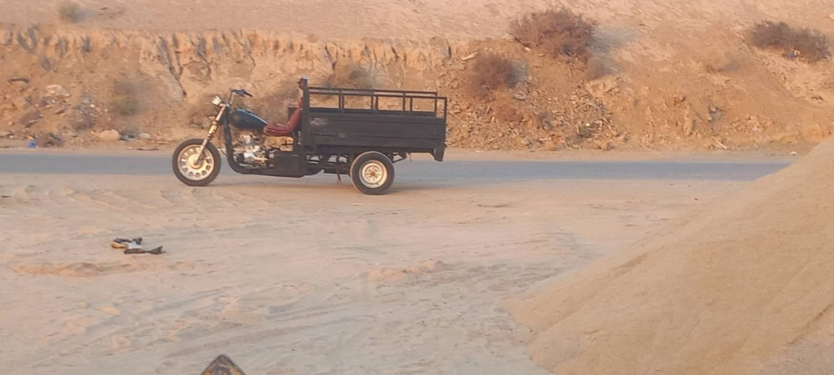 سلام عليكم ستوته البيع دوات دوات بدون وراق شاصي مكفول بدي نضيف بي قليل خياسات مكينه نضيفه صاره سبوعين من شديته برغي ما مفتوح بيه ثاني تبديله دهن المكان المجر الكبير رقم الهاتف ***********خاص مارد
