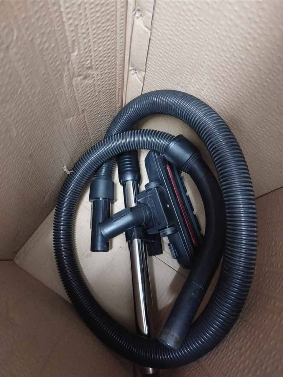 مكنسة كهربائيه LG مستعمله موسم واحد نوعيه ممتازه جدا سحب كلش قوي واخت الجديده مثل ماموضح بالصور موصل, نينوى


**إذا كنت صاحب هذا الإعلان وتريد حذفه لأي سبب، رجاءا أرسل رسالة إلى الدعم الفني**