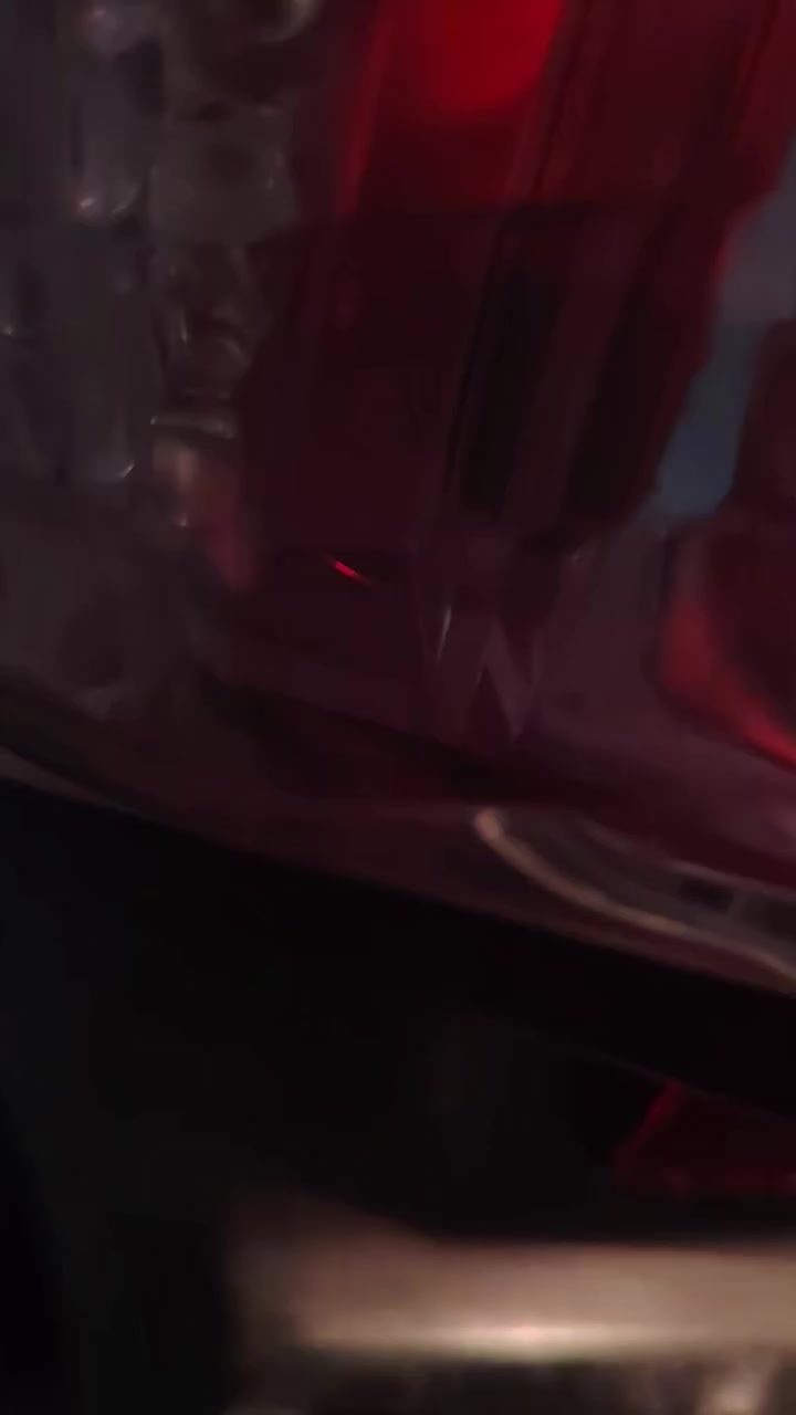 سلام عليكم ماكس منغولي للبيع دراجه جديده ماصارها هواي من طلعتها من لمعرض 49بلاد مامفتوحه وصل معرض بيها سلف وهندر اشاير هورن لايت قفل جنطه كله شغال كيج لبانزين شغال دراجه مامتعوب عليها مكينه ناعمه ختم واحد صالنصه بلاديه الفين و 6  ب 850وبيها مجال قليل هاذه رقمي *********** مكاني كربلاء متواجد عل فيس
