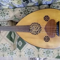 عود عراقي صناعة محمد فاضل 1975 مكفول من التصليح او تبديل اجزاء العود م...