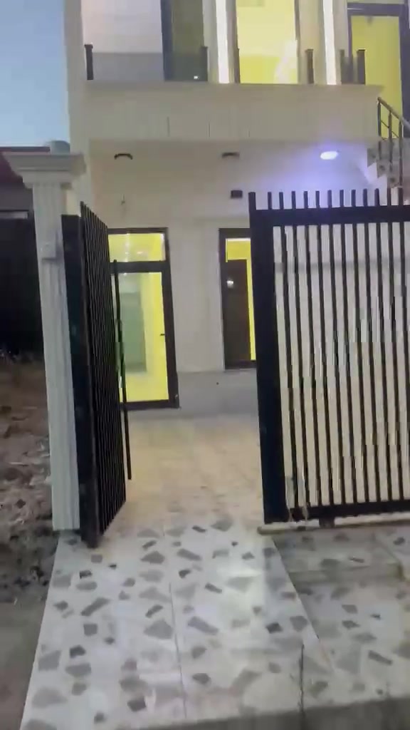 🏡 فرصة مميزة لامتلاك منزل في أحد أرقى مناطق حي الجامعة
🔹 للبيع منزل بمساحة 100 متر مربع
📍 الموقع حي العسكري –قرب موقف الباصات، منطقة هادئة وراقية، مناسبة للسكن العائلي.
✅ طابو ملك صرف.
💰 السعر المطلوب:05 1مليون دينار عراقي (قابل للتفاوض مع الجادين).
📞 للاستفسار أو تحديد موعد للمعاينة، يرجى التواصل على الخاص أو الاتصال.***********
