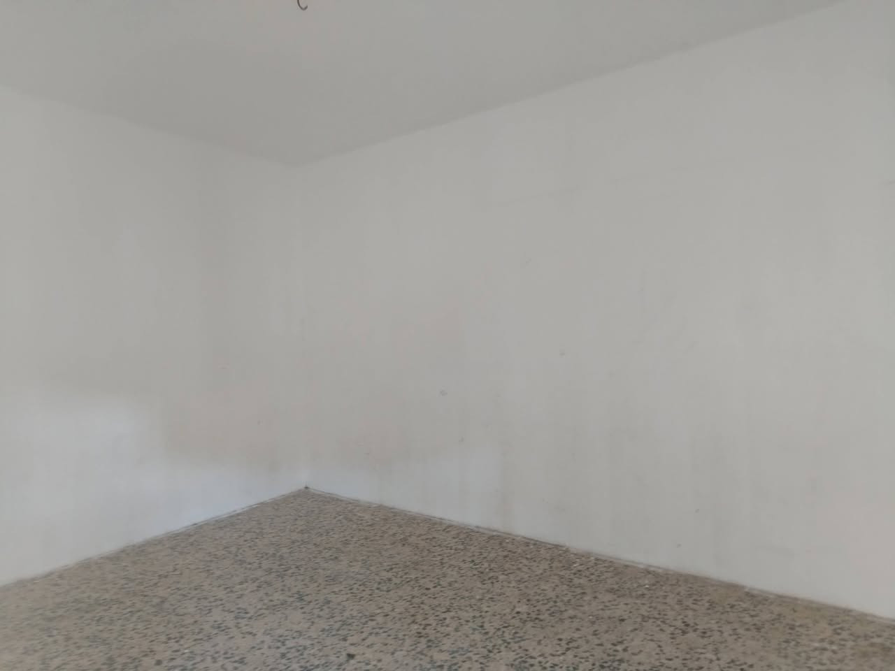 دار للايجار مساحه ١٠٠ متر صاله وغرفه ومطبخ وصحيات العنوان شارع المطار الجديد شارع الشفلات رابع فرع ايجاره ٢٥٠ قفل قفل للإستفسار الاتصال على الرقم *********** وتساب
