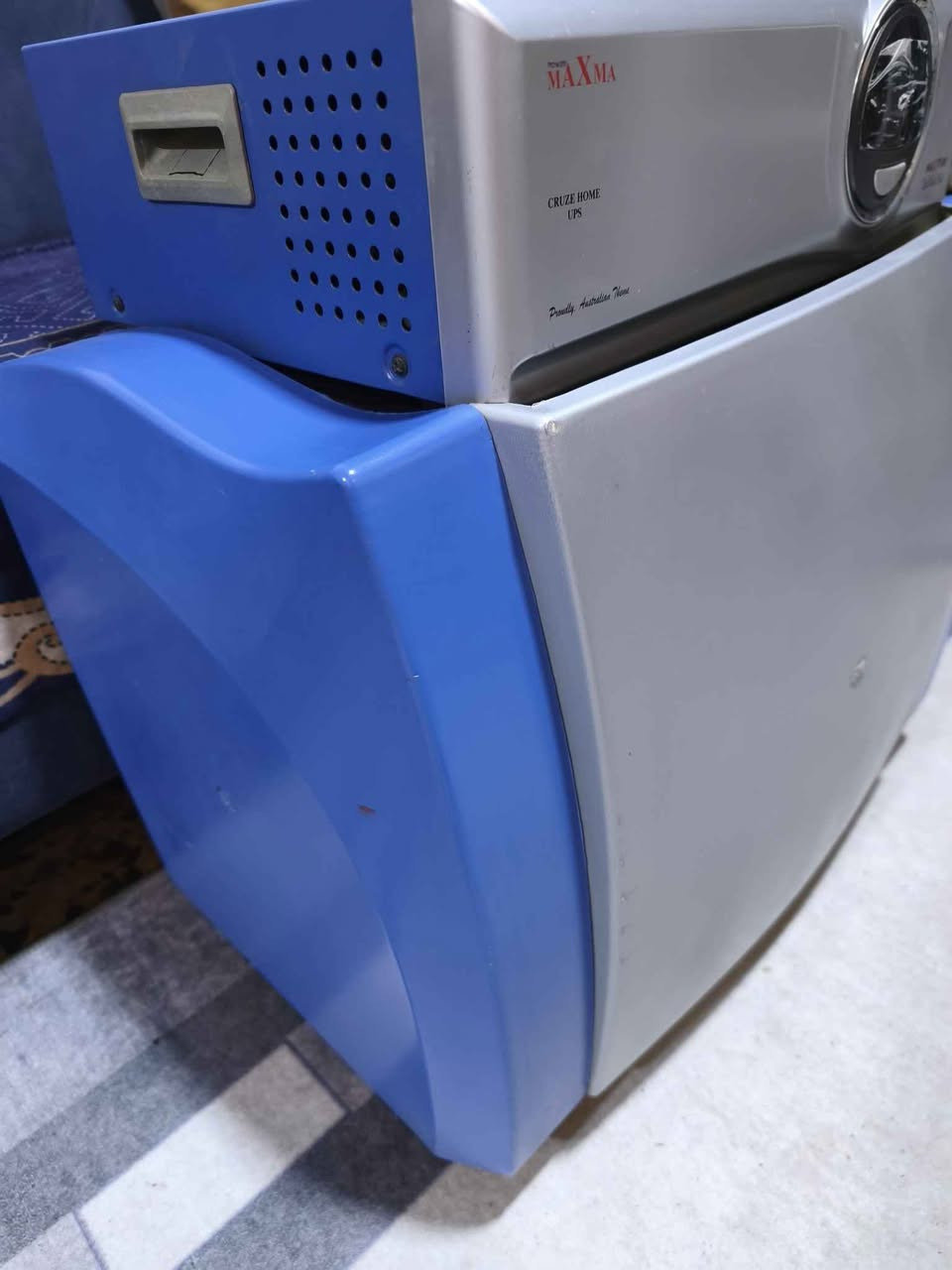 عاكسة ماكسما  سستم كامل مع ميزها و حافظة للبطارية جديدة لم تستعمل 5 امبير فعلي 3.5 أسترالي هندي بيها نظام ريكليتر تنظيم كهرباء وشحن بطارية وتشتغل مثل  ups ,أو عاكسة 
 بغداد الجديدة بغداد, العراق


**إذا كنت صاحب هذا الإعلان وتريد حذفه لأي سبب، رجاءا أرسل رسالة إلى الدعم الفني**