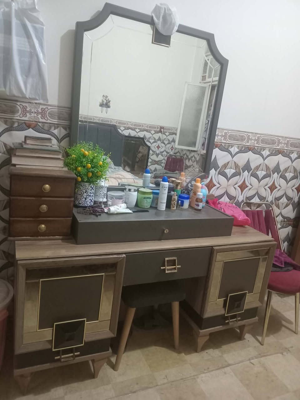 غرفه تركيه ٨قطع نضيفه بيهه ضرر جامه مثلومه من جوه السعر ٥٥٠ بيها مجال مكانً بغداد ابو غريب


**إذا كنت صاحب هذا الإعلان وتريد حذفه لأي سبب، رجاءا أرسل رسالة إلى الدعم الفني**