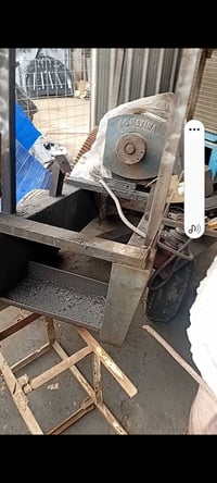 للبيع شاصي مولدة كامل عدى راس التوليد السعر ٢٥٠  الف دينار  العنوان بغ...