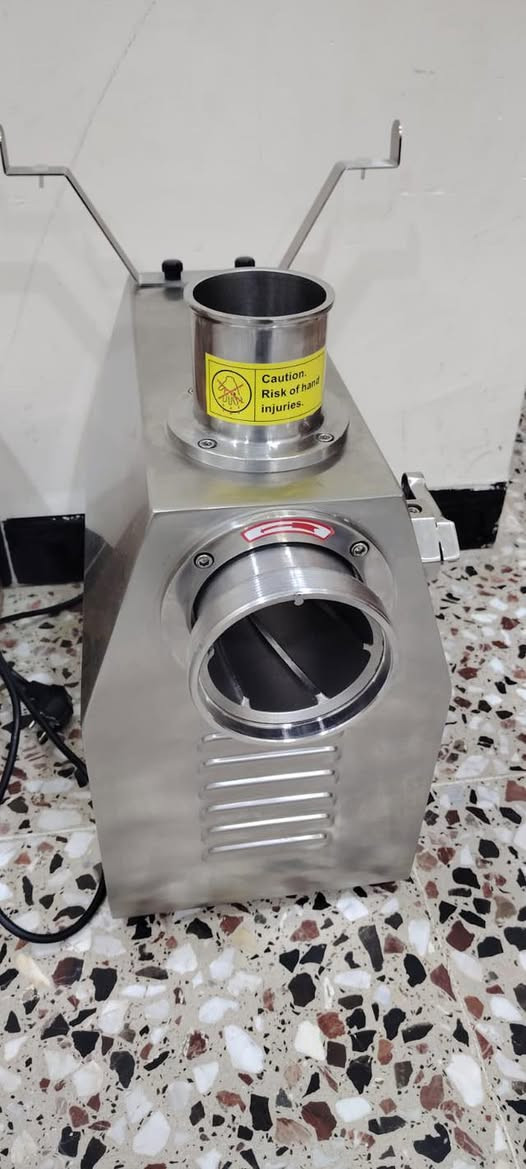 السلام عليكم 
للبيع مكينه ثرم صناعيه ٣٢ مستعمله يوم واحد فقط جديده 
*********** واتس اب او اتصال
