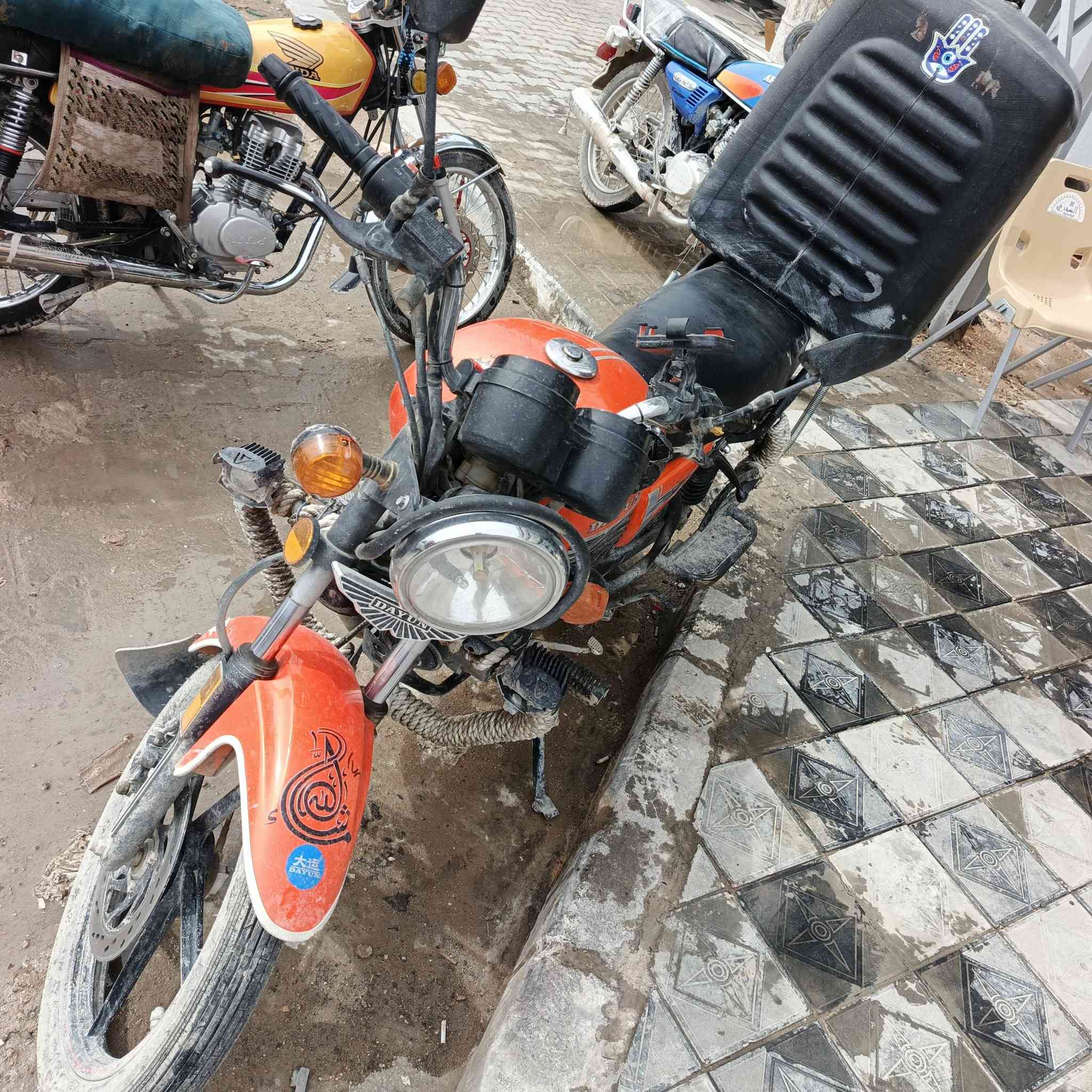 سلام وعليكم شباب دايون نفخ دراجه اوراق عداد حقيقي مو ديل ٢٣  سعرها 1750 مال متوازي بيع مستعجل  للستفسار*********** مكان نجف
