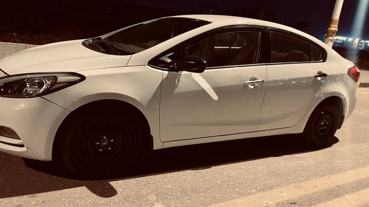 مكلف بنشر..
سيراتو موديل 2015
بدون ضربه عابر 
بيه صبغ كم قطعة بدون معجون ، مداور ثاني يوم لوحات نكليزي
مكينه مفتوحه
السعر 120 بيه مجال
لتواصل ***********
