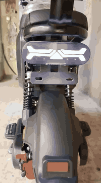 دراجه R9 مديل 2025لون زيتوني بطاريات 25امبير 12v لايتات زنون اصفر ابيض...