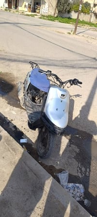 بوتين شغال سعره 75 شاصي تكة وحده ملحوم  كهربائيات مايشتغل   مكاني جانب...