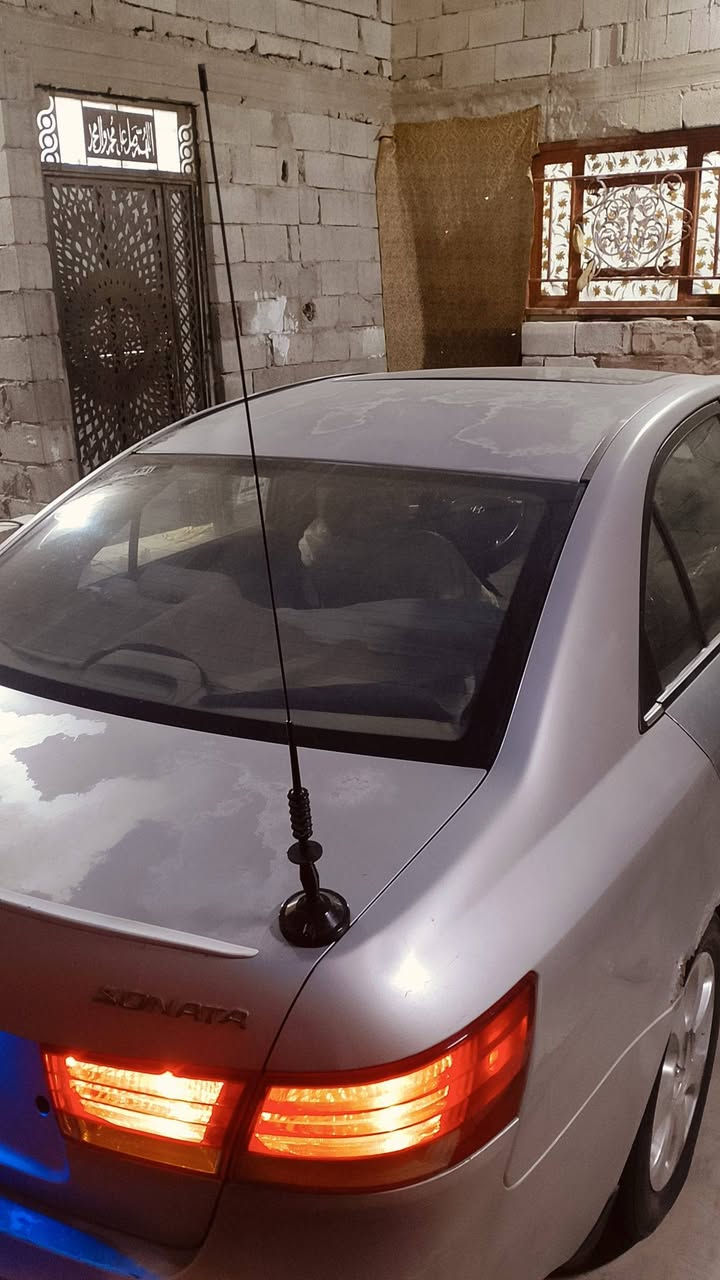 سلام عليكم اقره لمنشور قبل كلشي..  سوناتا الامريكي 2006فول مواصفات تحكمات ستيرن مثبت سرعه شاشه اندرويد سماعات دمام وبدون دمام تحكم بيهن عل شاشه فتحه كير ومحرك قبل سبوع مشدودات 2400 امشي بيها عل240 تخم تايرات جدد بيها قطع تبديل داينمو امس شاده لايت زينون منضومه ناصي فقط كامره خلفيه قفل عل سويج رقم مميز بصره للماني27 ادخلها نضيف فقط كشرها تعبان لاكثر مكانه بصره***********
