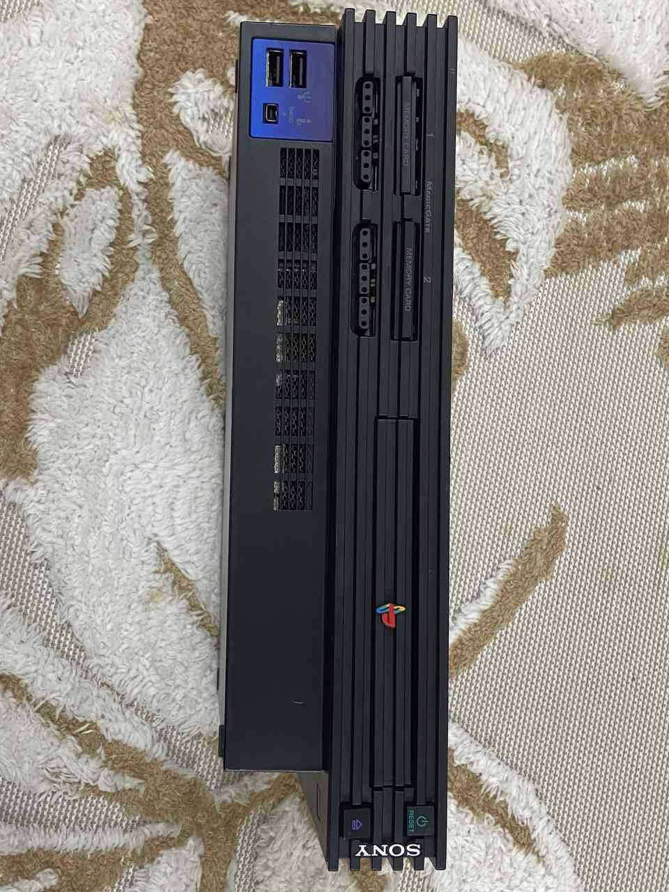 بلي ٢ محور يشغل قرص كوبي طباعة حصرية عند شخص و يشغل فلاش و هارد كامل ملحقات مع تحويلة HDMII
وكارتون و حافظة اقراص تشتغل على الجهاز هذا فقط . 
السعر : 80،000 دينار .
متوفر توصيل


**إذا كنت صاحب هذا الإعلان وتريد حذفه لأي سبب، رجاءا أرسل رسالة إلى الدعم الفني**