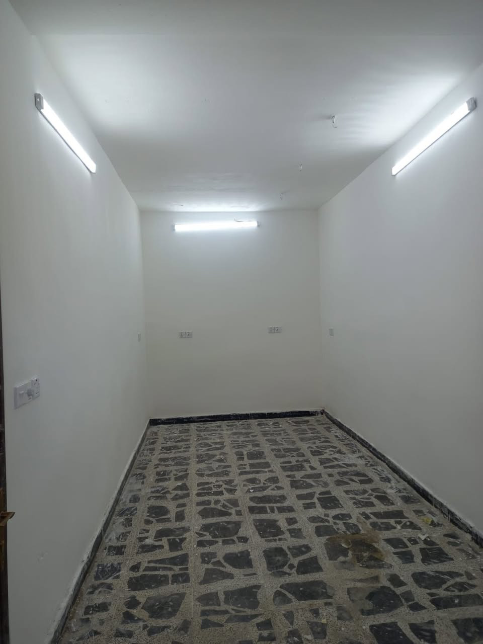 دار للبيع البلديات الصحفيين المساحة ٦٠م مربع طابو الصرف قرب علاوي ابو الشربت حديث ثلاث غرف نوم وثلاث صحيات للاستفسار الاتصال على الرقم ***********
