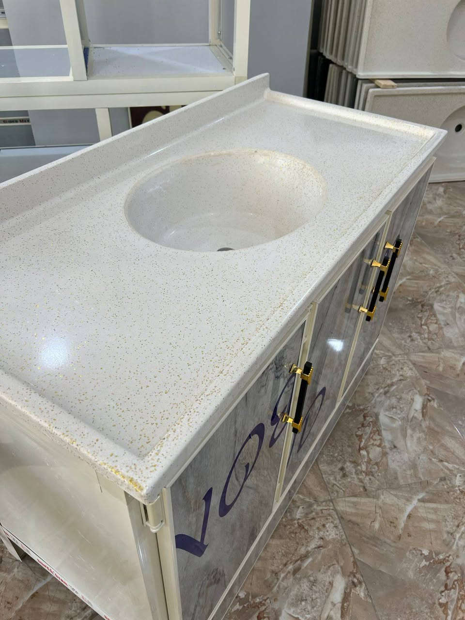 سنكات جديد شغل معمل يوجد قياس 
متر سعر 95.مرمر
متر 20 سعر 115.  مرمر 
متر ونص سعر 140مرمر
***********
عنوان 8 شباط مقابل التانكي ام عمار بفرع راشي رشيد معمل محمد الكردي
