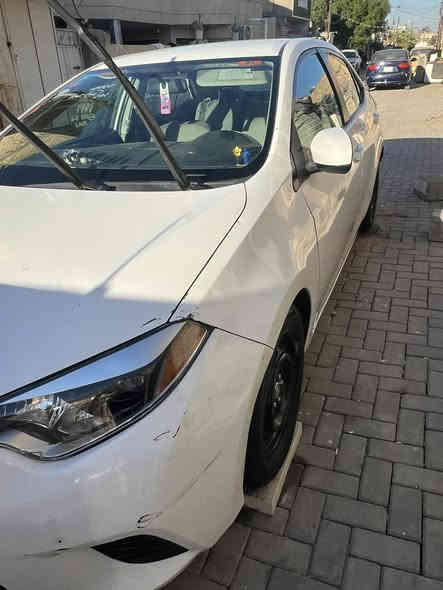 السلام عليكم كورلا للبيع 2014 راد أمريكي حادث من امريكيه اموضح بل صور او اهنا بلعراق جاملغ المامي بارد او مصبوغ عله كده  لا واخل ولا شواصي السياره نضيفه بمعنه الكلمه دوشمه بسمي ***********  السعر 123 بيه مجال  المكان بغداد
