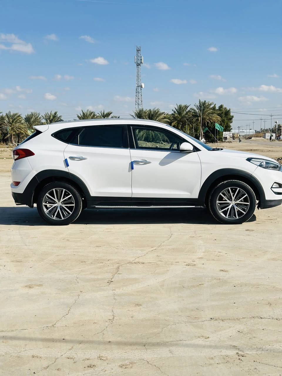 السلام عليكم هواندي توسان 2016خليجي الشكل الجديد مكفوله كفاله عامه 
سايد بريك بالرجل 
الكاصد الأصل 
رقم بابل انكليزي 
محرك 2000 دوش
5 ويل كب 
يدات نيكل
تبريد قطعتين
حساسات خلفية
شاشه وكامره 
مري كهرباء و أشاير
تحكم ستيرن جهتين
نظام مود درايف نورمال و ايكو و سبورت
ماشيه 140 الف  قابل للزياده
كير و محرك مكفول برغي ما مفتوح بيهن 
السيارة بـ أسمي و شرط التحويل ثاني يوم 
مكاني بابل منطقة الخميسيه 
بيع او مرواس حسب القناعه 
للتواصل اكثر ***********/***********
