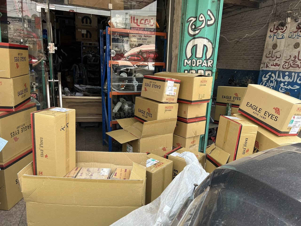 توجد ادوات لاريدو من 2005 لل2010 محلات الاندلس ساحه الطيران *********** يوجد ادوات صدر مع صيانه
