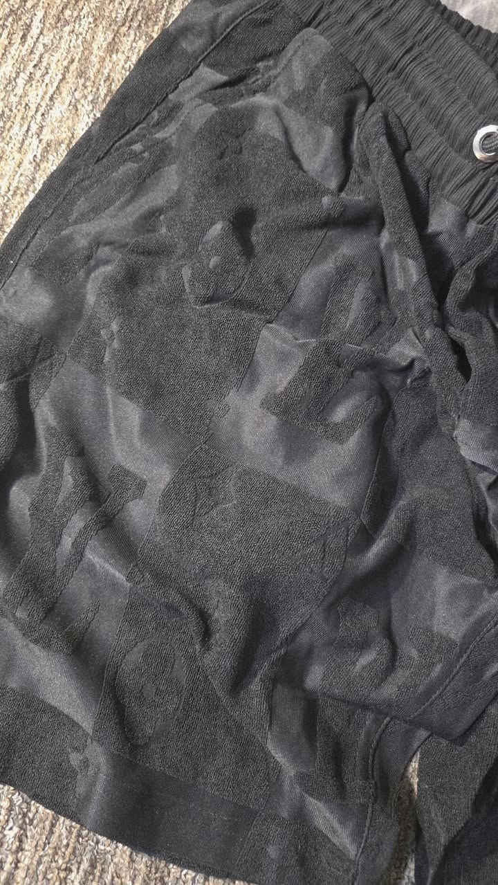 ثلاث قطع كيمونات لويس فيتون وكوجي السعر ثلاثتهن 25 الف مع التوصيل ثلاثتهن قطعة قياس m واثنين L


**إذا كنت صاحب هذا الإعلان وتريد حذفه لأي سبب، رجاءا أرسل رسالة إلى الدعم الفني**