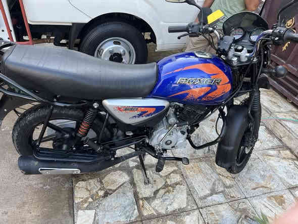 سلام عليكم دراجه بوكسر موديل23  جديده ماشيه 6800  بسمي  عنوان بغداد شارع فلسطين. السعر 3 ونص   ***********
