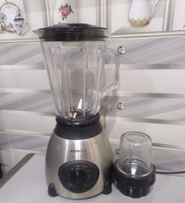 خلاطات مع الطاحونه شغالات عدد ثلاثه اثنين بدون دوالك  واحده بيها دوالكه. طاحونات ثلاث موجودات وجديدات ما مستخدمات كما واضح بصوره سعرهن 35. الف استيل الاصلي العنوان كربلاء 
اي استفسار مراسلة الصفحه


**إذا كنت صاحب هذا الإعلان وتريد حذفه لأي سبب، رجاءا أرسل رسالة إلى الدعم الفني**