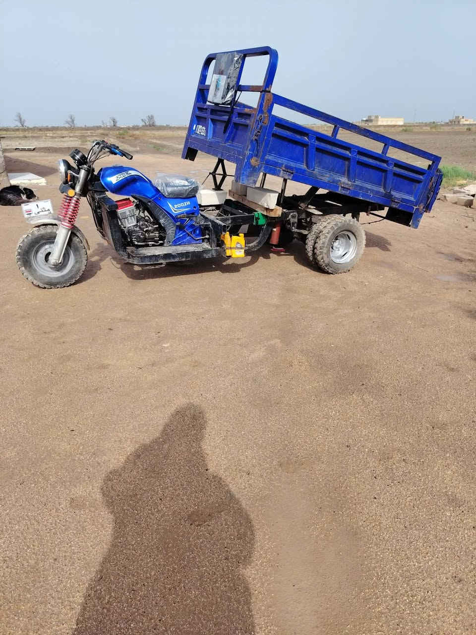 سلام عليكم ستوت 23كفاله عامه اكسن كهربايات محرك 200سيسي شاصي دبلات تايرات بدي چبير  حموله طن گلاب تنسف جگات عدد 2هودرليك لوكير شغال تغريز حمل مكان بسماوة رقم تليفون ***********
